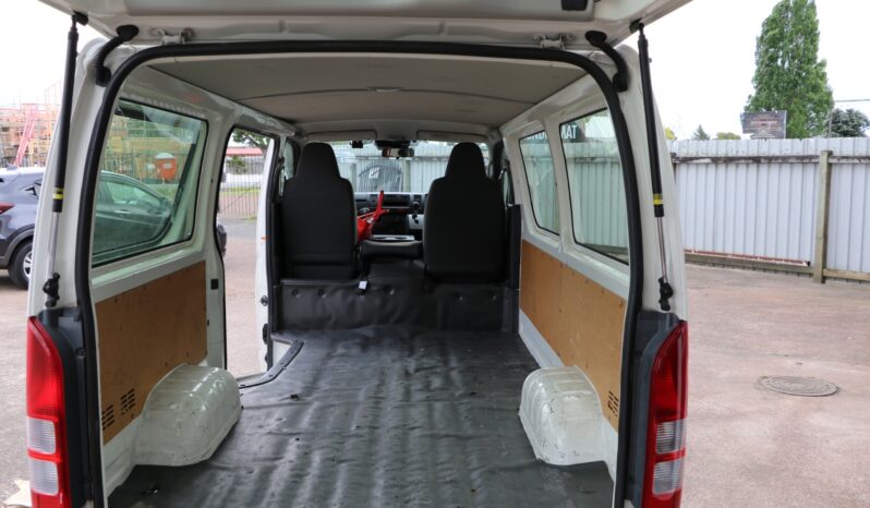 
								2019 Toyota Regius Ace full									