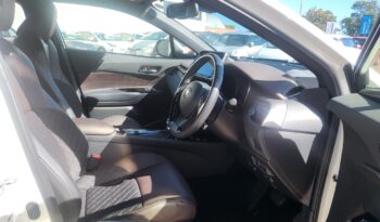 
									2019 Toyota C-HR G Hybrid full								