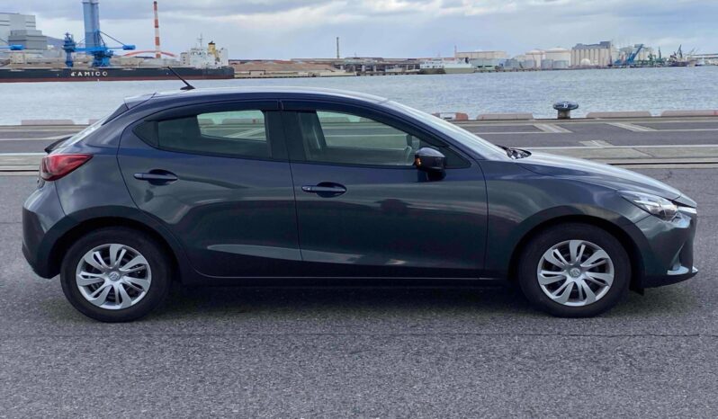 
								2015 Mazda Demio 13C full									