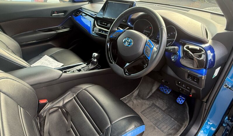 
								2017 Toyota C-HR G full									