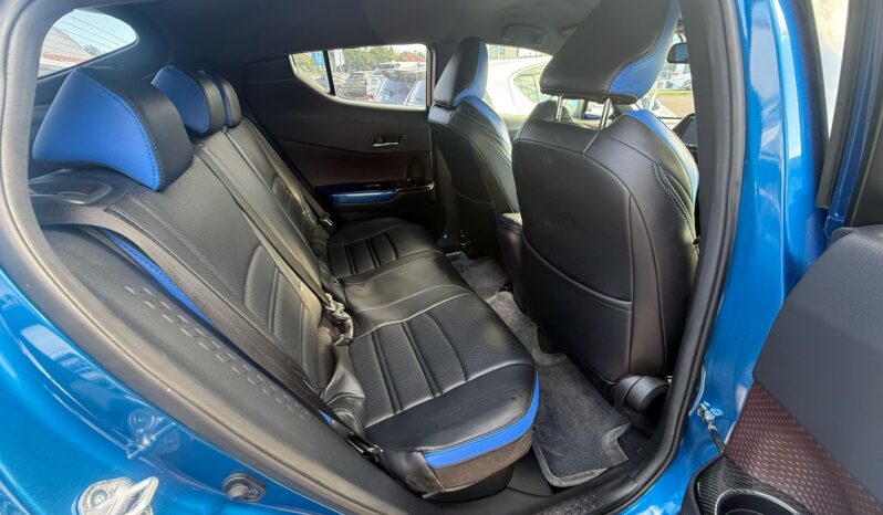 
								2017 Toyota C-HR G full									