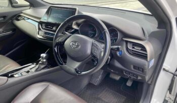 
									2017 Toyota C-HR G Hybrid full								