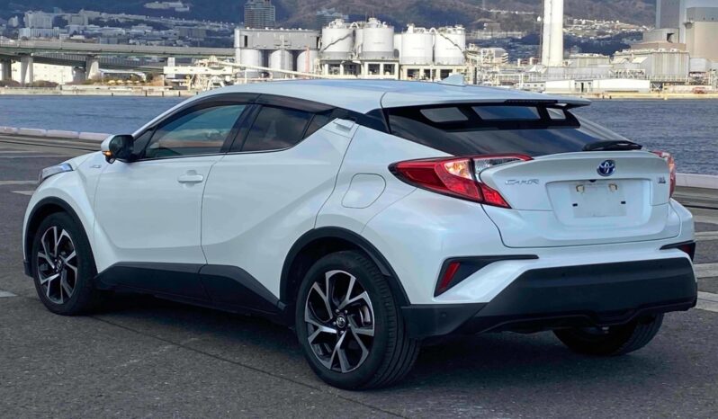 
								2017 Toyota C-HR G Hybrid full									